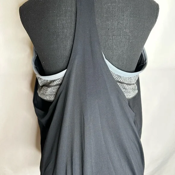 𝅺Nike Tank - Picture 5 of 6